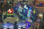 Quake arcade interior photo.