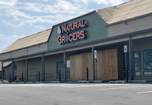 Photo of the exterior of Natural Grocers in Kennewick.
